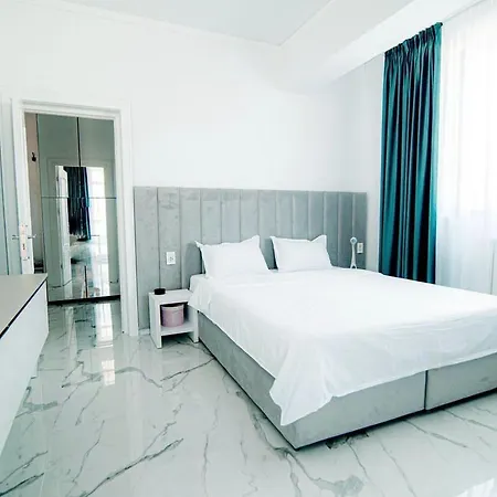 Rm.riviera1
