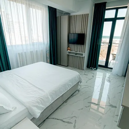 Rm.riviera1 *